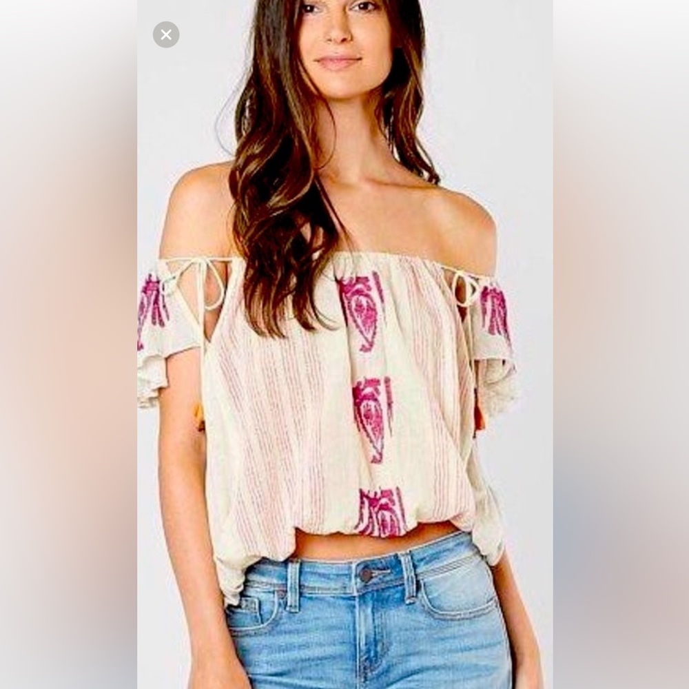 FREE PEOPLE  Puka cutest embroidered top sz M
